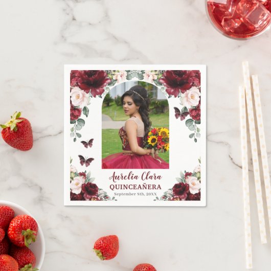 Serviette En Papier Papillon floral de Bourgogne Quinceañera Photo (En situation)