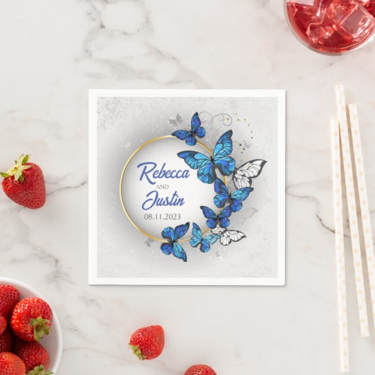 Serviette En Papier Papillons bleus et blancs Serviettes Boho modernes (En situation)