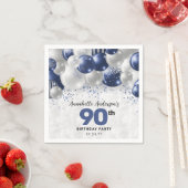 Serviette En Papier Parties scintillant bleu marine en argent 90e anni (En situation)