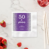 Serviette En Papier Parties scintillant d'argent violet 50e fête d'ann (En situation)