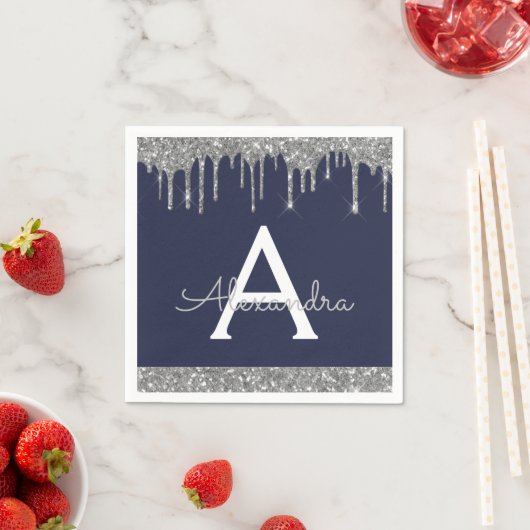 Serviette En Papier Parties scintillant en argent bleu marine Monogram (En situation)