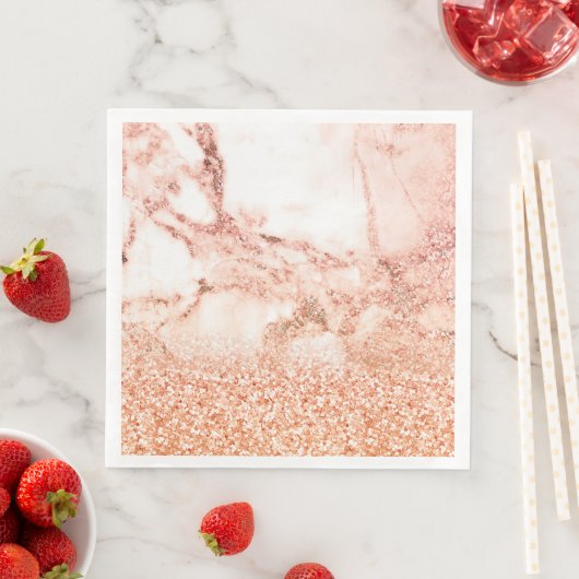 Serviette En Papier Parties scintillant en or rose chic ombre parties  (En situation)