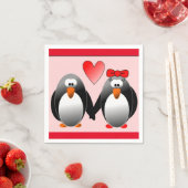 SERVIETTE EN PAPIER PENGUIN EST AMOUREUX (En situation)
