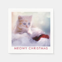Petit Kitten reposant sur un chapeau de Noël Meowy