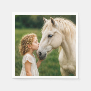 Serviette En Papier Petite Fille Embrassant Son Cheval