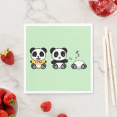 Serviette En Papier Petites pandas mignonnes sur vert (En situation)