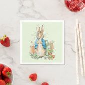 Serviette En Papier Pierre le lapin dans son jardin (En situation)