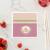 Serviette En Papier Pink Greens et Motif de crème Accentué (En situation)