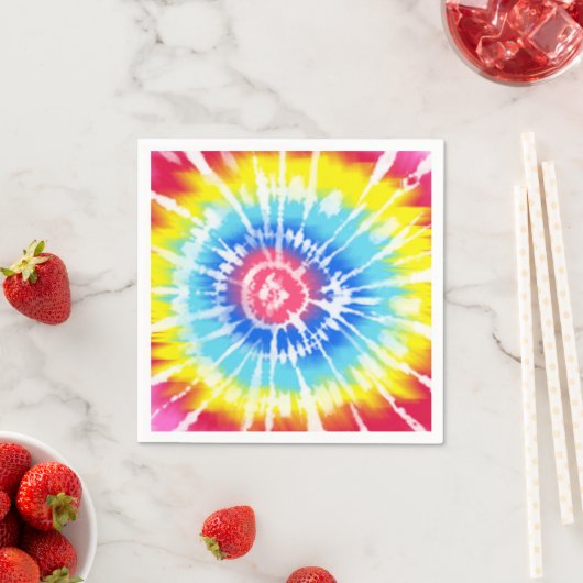 Serviette En Papier Pink Rainbow Tie Dye Spiral Party (En situation)