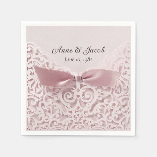 Serviette En Papier Pink Satin Bow sur dentelle pour Anniversaire (Devant)