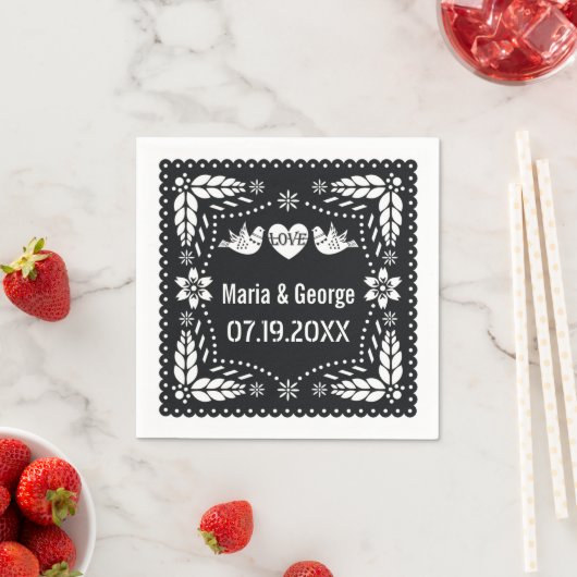 Serviette En Papier Pique picado noir et blanc inséparables mariage (En situation)