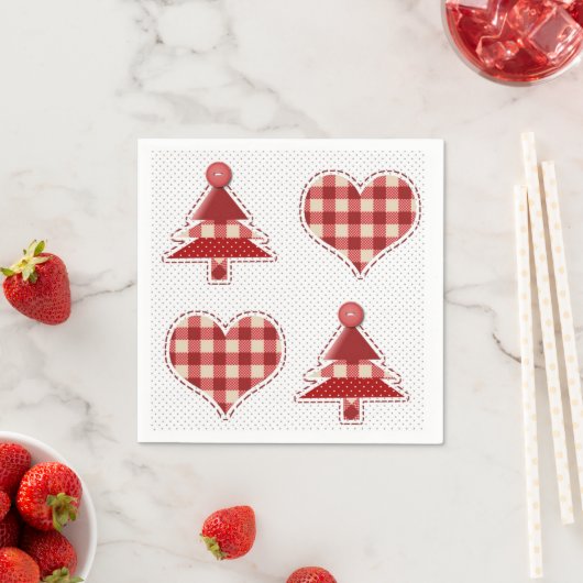 Serviette En Papier Plaid Red Christmas Trees and Hearts Motif (En situation)
