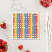 SERVIETTE EN PAPIER POINTS ARC-EN-CIEL (En situation)