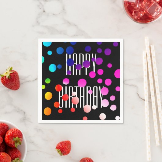 Serviette En Papier Points Arc-en-ciel d'anniversaire en noir (En situation)
