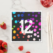 Serviette En Papier Points arc-en-ciel du 12e anniversaire en noir (En situation)