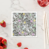 Serviette En Papier Points pastel en granit blanc doux (En situation)