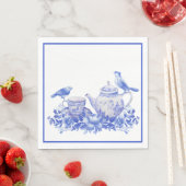 Serviette En Papier Pot à thé floral bleu et blanc avec oiseaux (En situation)