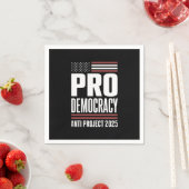 Serviette En Papier Pro Democracy Anti Project 2025 Trump 2025 (En situation)