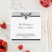 Serviette En Papier Programme de mariage crâne de papillon gothique – (En situation)