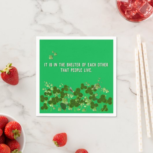 Serviette En Papier proverbe irlandais avec shamrock (En situation)