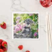 Serviette En Papier Puppy de Schnauzer dans un Flowering Garden - (En situation)
