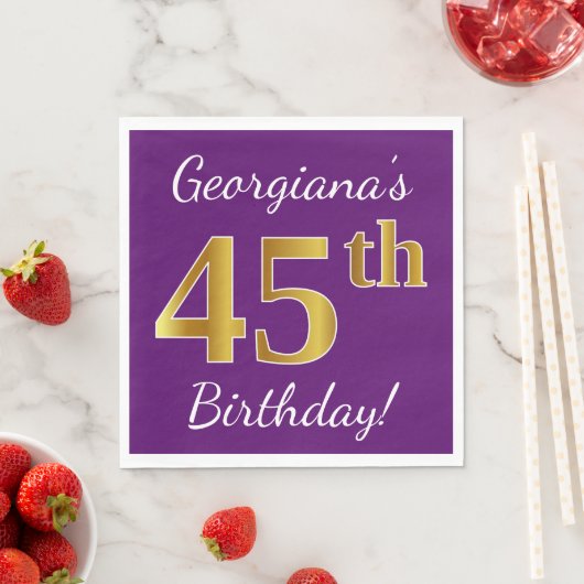 Serviette En Papier Purple, Faux Gold 45e anniversaire + Nom personnal (En situation)