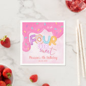 Serviette En Papier quatre fois doux Pink Frosting Girl's Birthday (En situation)