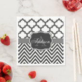 Serviette En Papier Quatrefoil Chevron Monogram (En situation)