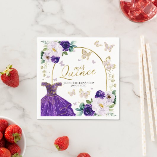 Serviette En Papier Quinceanera à papillon pourpre (En situation)