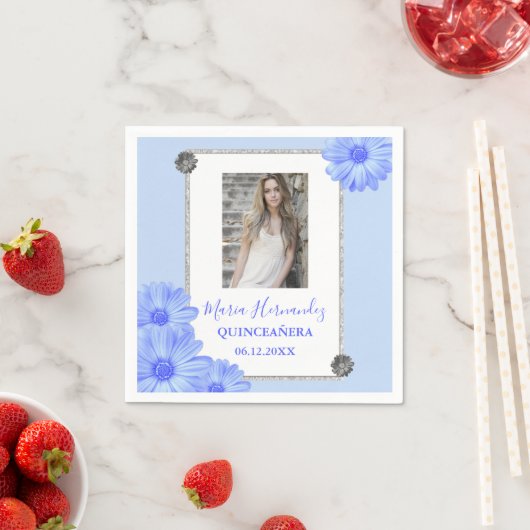 Serviette En Papier Quinceanera bleu clair (En situation)