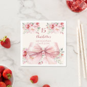 Serviette En Papier Quinceanera bleu crème arc rose fleurons rose (En situation)