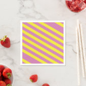 Serviette En Papier Rayures Jaune Rose (En situation)