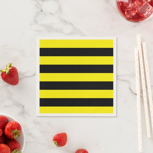 Serviette En Papier Rayures jaunes et noires (En situation)