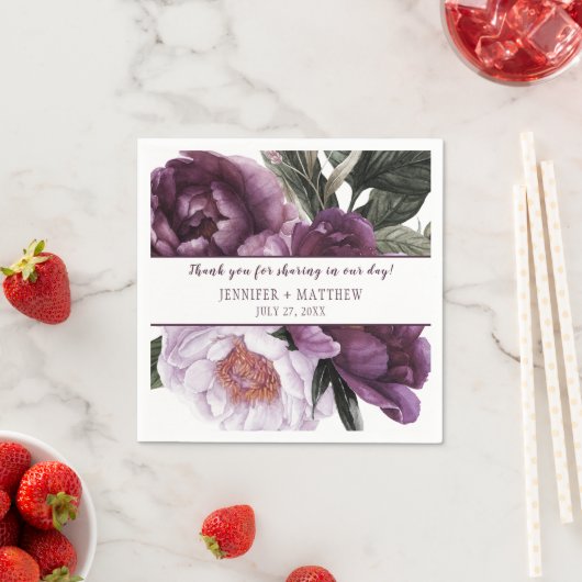 Serviette En Papier Réception Luscieuse Vibrant Plum Peonies | (En situation)