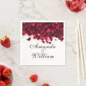 Serviette En Papier Red Rose Petals Mariage personnalisé (En situation)
