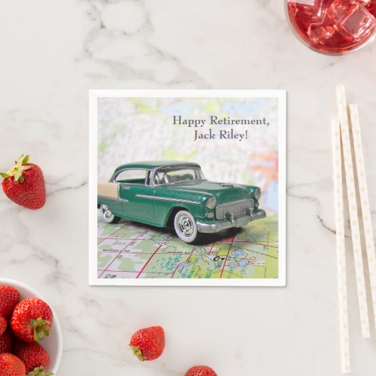 Serviette En Papier retro car on road map for retirement (En situation)