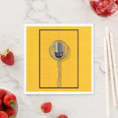 Serviette En Papier Retro Microphone on Bold Yellow (En situation)