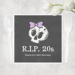 Serviette En Papier Rip 20s Coquette Aesthétique Bow 30th Birthday Par<br><div class="desc">Rip 20s anniversaire serviettes de fête avec une coquette sombre thème esthétique pour célébrer le 30e anniversaire d'une femme,  personnalisée avec son nom. Design noir avec des lettres blanches,  un crâne et des arcs.</div>