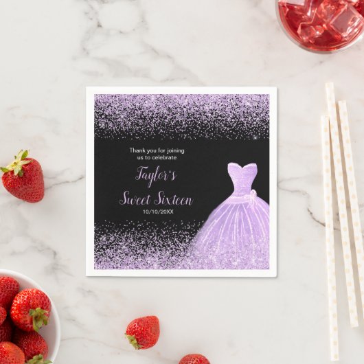 Serviette En Papier Robe violette claire Faux Parties scintillant douc (En situation)