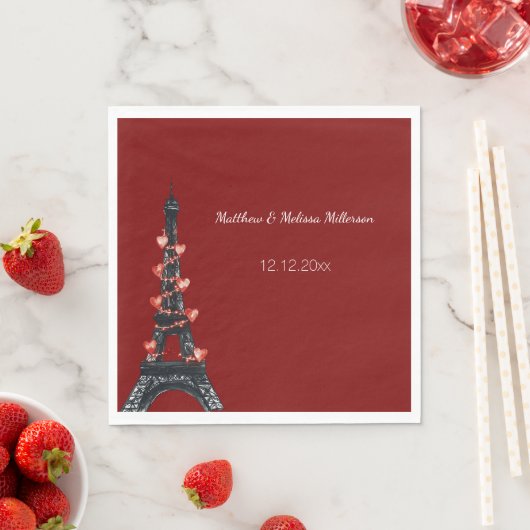 Serviette En Papier Romantique Coeurs rouges Mariage Tour Eiffel (En situation)
