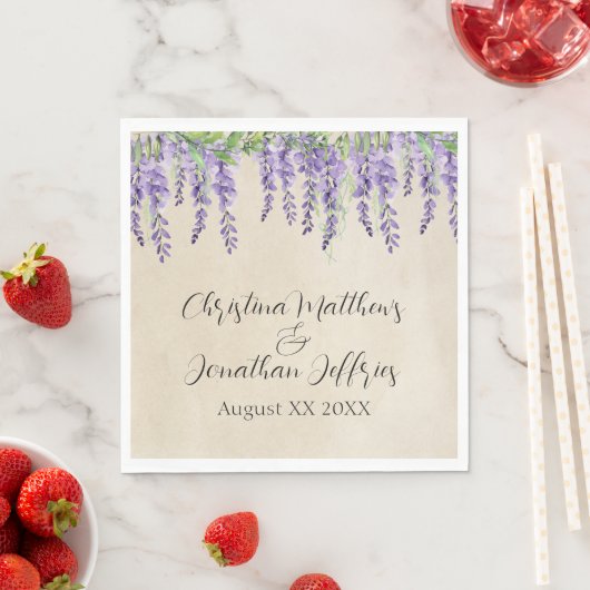 Serviette En Papier Romantique Purple Wisteria sur Parchemin rustique (En situation)