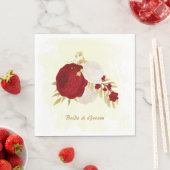 Serviette En Papier Romantique rouge foncé & fleurs blanches or (En situation)