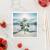 Serviette En Papier Rose Blanche Dans Le Sable De Plage (En situation)