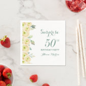 Serviette En Papier Rose blanche Flore Surprise 50e anniversaire (En situation)