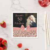 Serviette En Papier Rose Gold Glitter et photo d'anniversaire des 50 a (En situation)