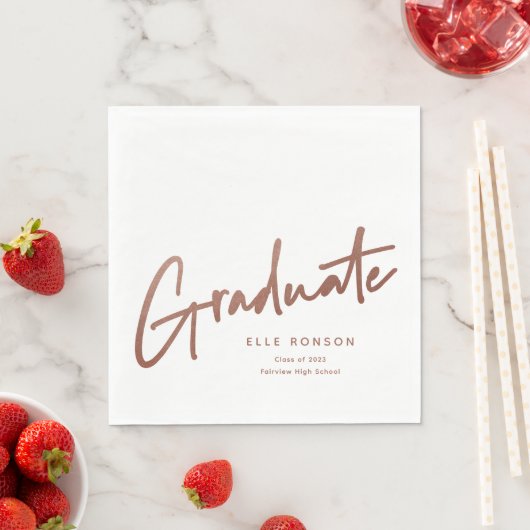 Serviette En Papier Rose Gold Script Graduate Simple Graduation (En situation)