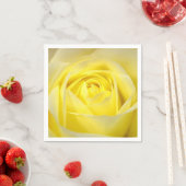 Serviette En Papier Rose jaune (En situation)