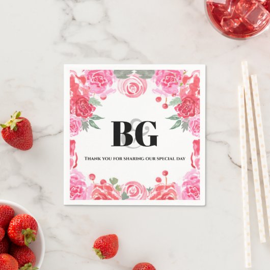 Serviette En Papier rose mariage d'aquarelle fleurie (En situation)