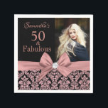Serviette En Papier Rose or parties scintillant damask 50th Birthday p<br><div class="desc">parties scintillant en or rose noir damé | serviette en papier pour le 50e anniversaire. Cinquante et fabuleux ! Une belle élégante rose rose rose moderne parties scintillant damas floral 50e Anniversaire de fête Napkin vous pouvez personnaliser votre fête de cinquantième anniversaire. Au centre, joli arc rose. Remplacez l'exemple de...</div>