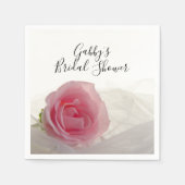 Serviette En Papier Rose rose sur Fête des mariées blanche (Devant)